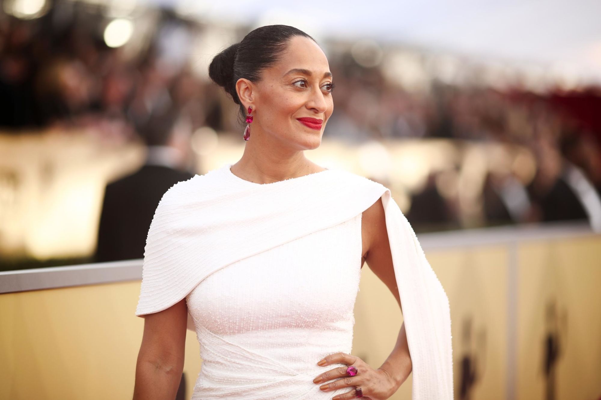 Tracee Ellis Ross: Confidence, Curves, Style & the Celebration of Natural Beauty